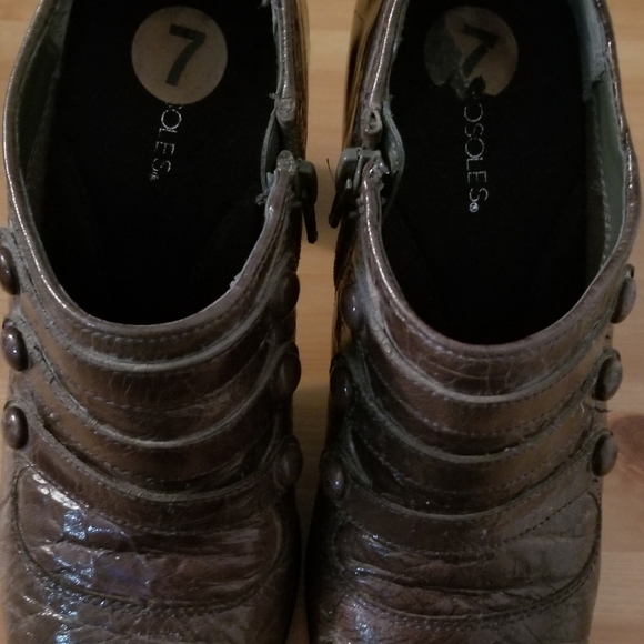 Aerosoles gray leather booties - wrinkled look size US 7 - Picture 5 of 5